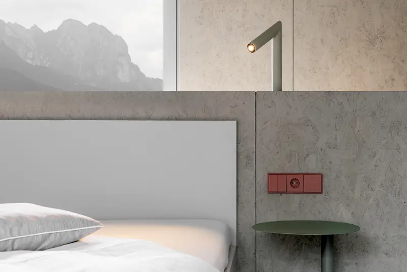 Bedroom level with a mountain view
